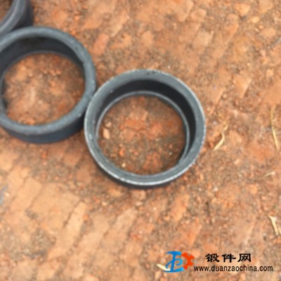 專業(yè)生產(chǎn)內(nèi)齒圈，法蘭，及各種鍛件
