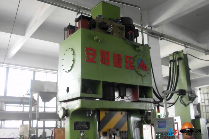 數(shù)控錘打擊能量400KJC41系列數(shù)控錘安陽(yáng)鍛壓生產(chǎn)