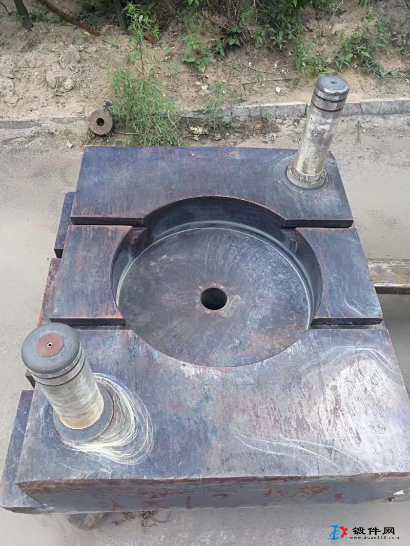 電動(dòng)螺旋壓力機(jī)模架