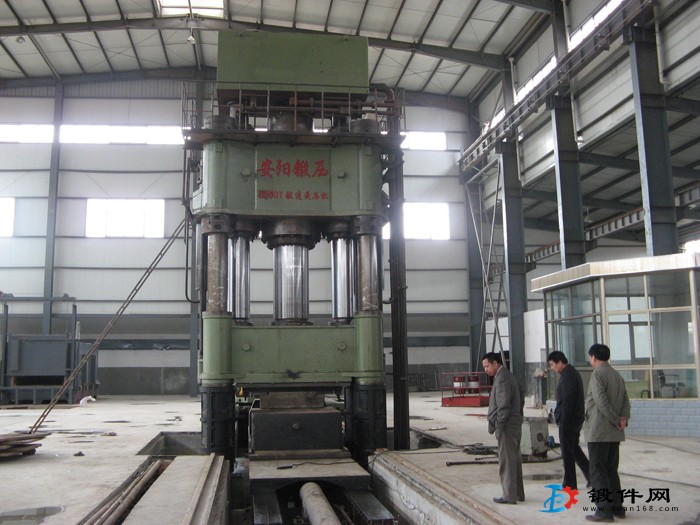 5000噸自由鍛壓力機(jī)三梁四柱液壓機(jī)廠家直銷