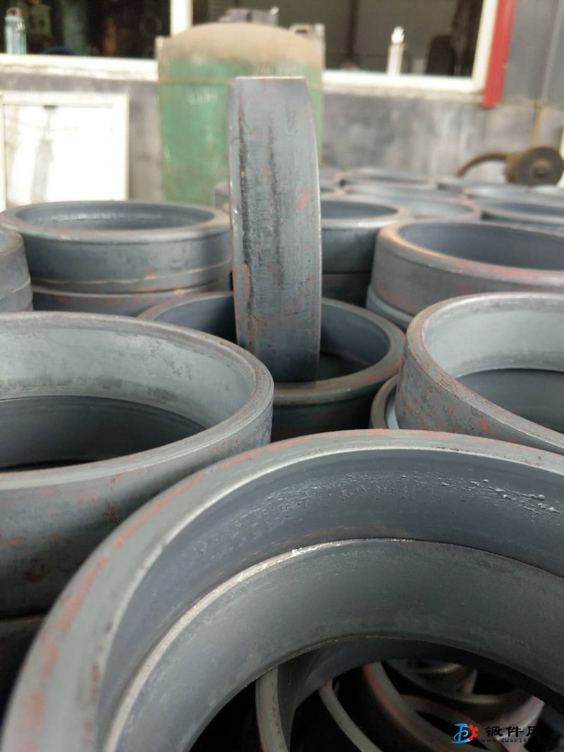 專業(yè)生產(chǎn)環(huán)形鍛件 汽車軸承鍛件